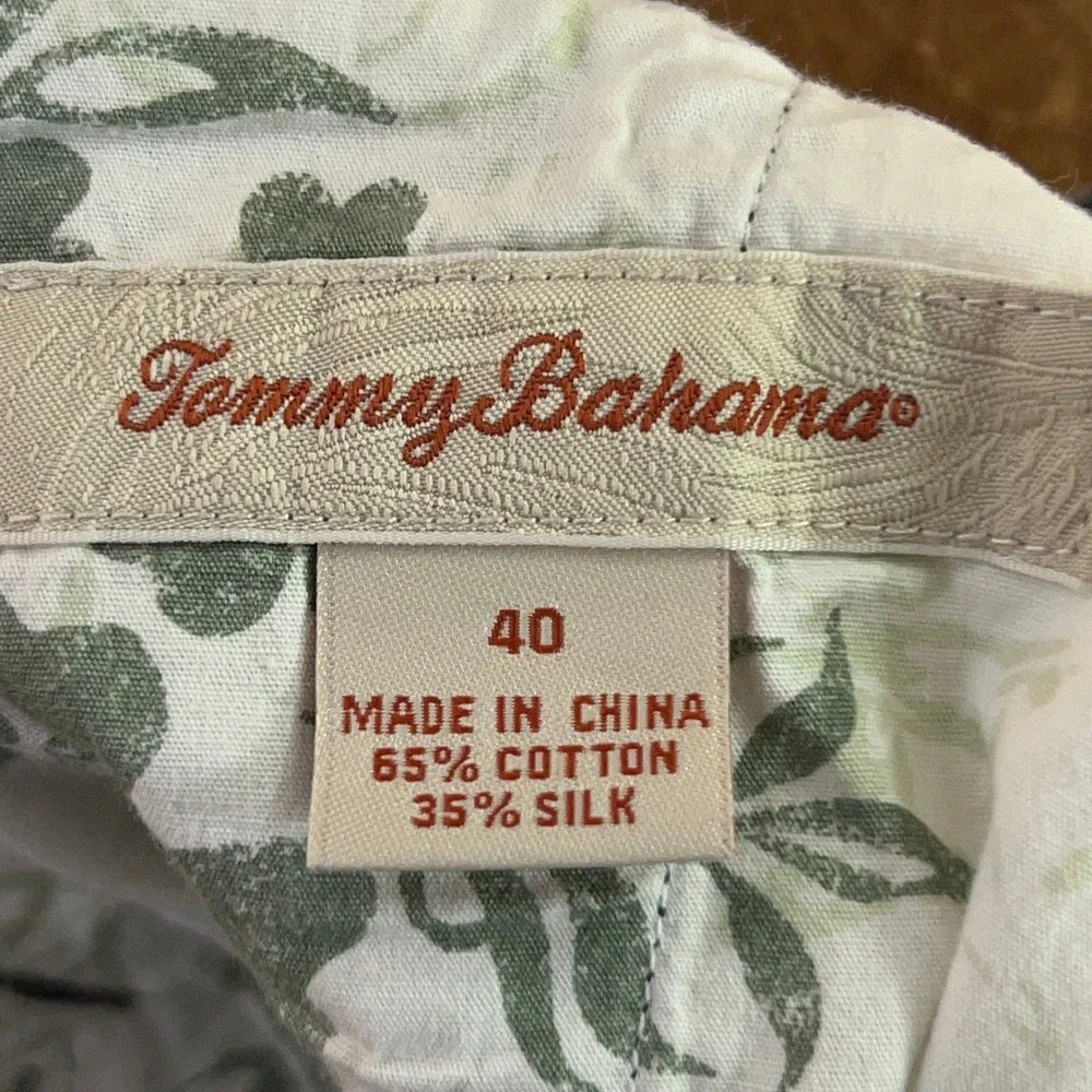 Tommy Bahama Mens 40 Blue Plaid Cotton Silk Blend Casual Flat Front Shorts